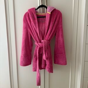 PINK FUZZY STEVE MADDEN ROBE